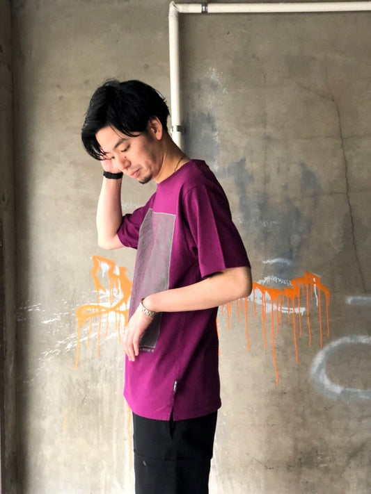 ONE LINE SWIRL TEE / STRANGE PURPLE