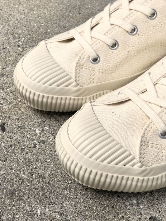 PRAS-01-001 / SHELLCAP LOW / KINARI/OFF WHITE