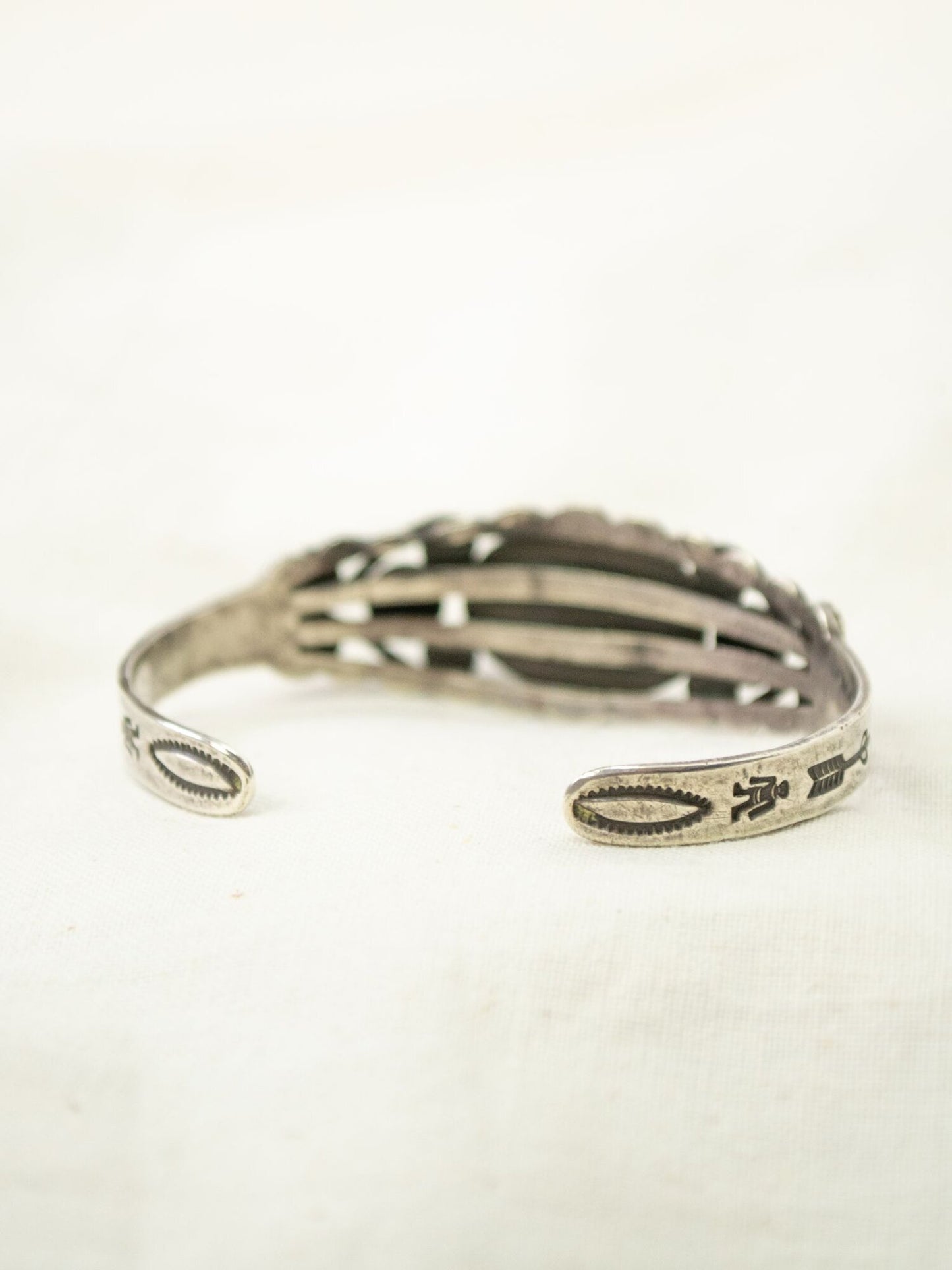 1940's ANTIQUE BANGLE / PATRIFIED WOOD