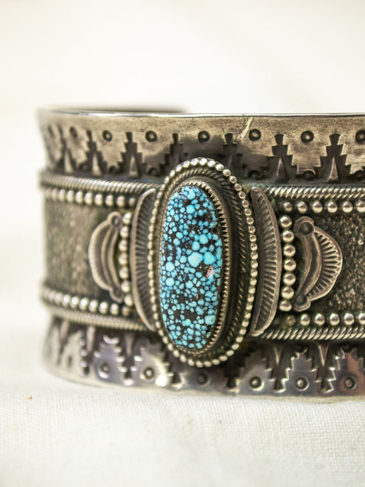 WALLACE YAZZIE Jr. SILVER BANGLE / KINGMAN TURQOISE