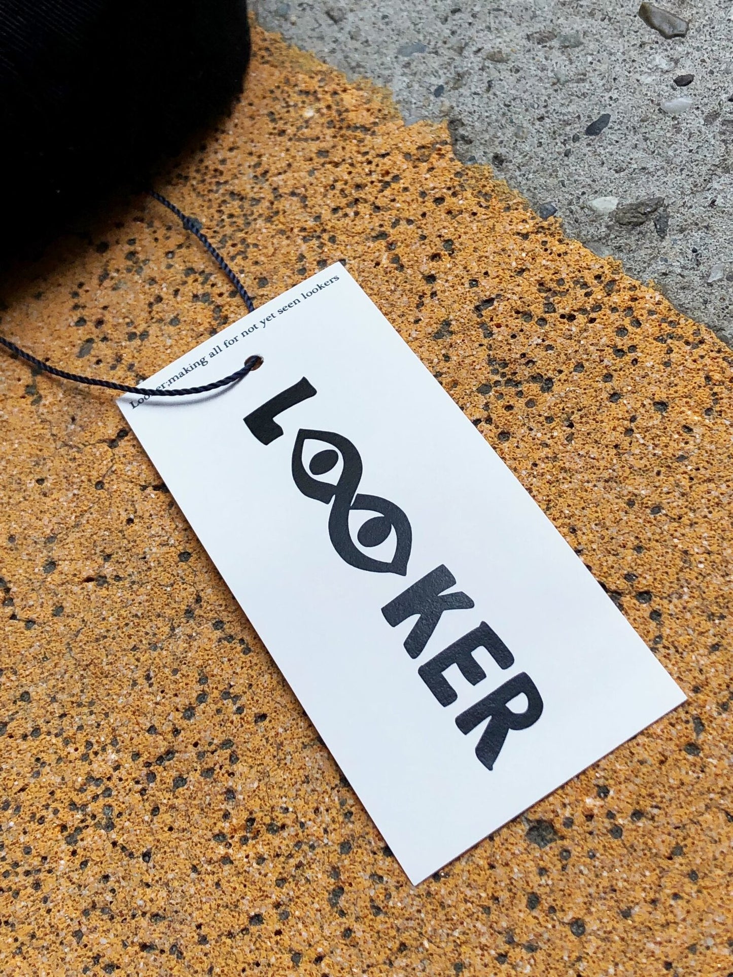 RAINY DAY WOMAN ESCORT CAP / BLACK/WHITE