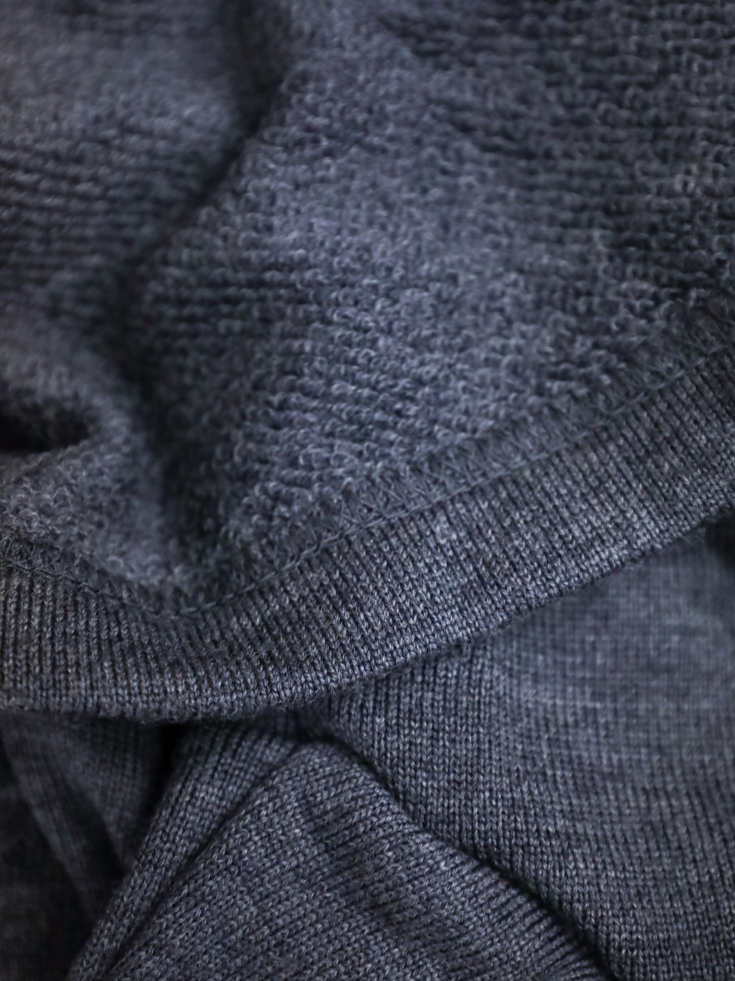メリノウール裏毛タートルネック / グレー