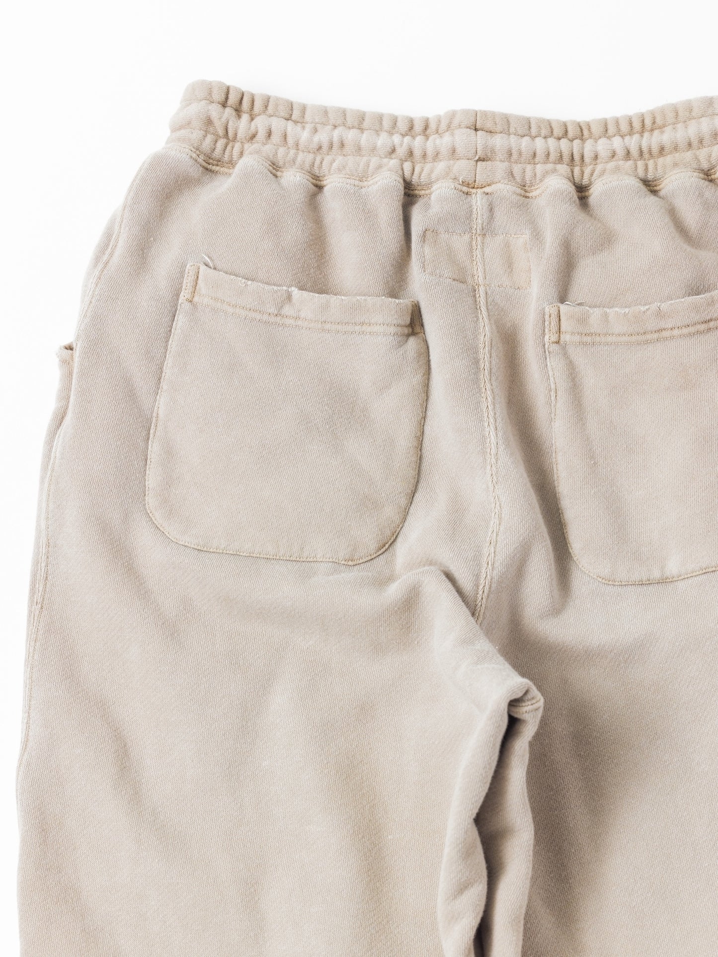 PIGMENT DYED TUCK WIDE SWEAT PANTS / Beige