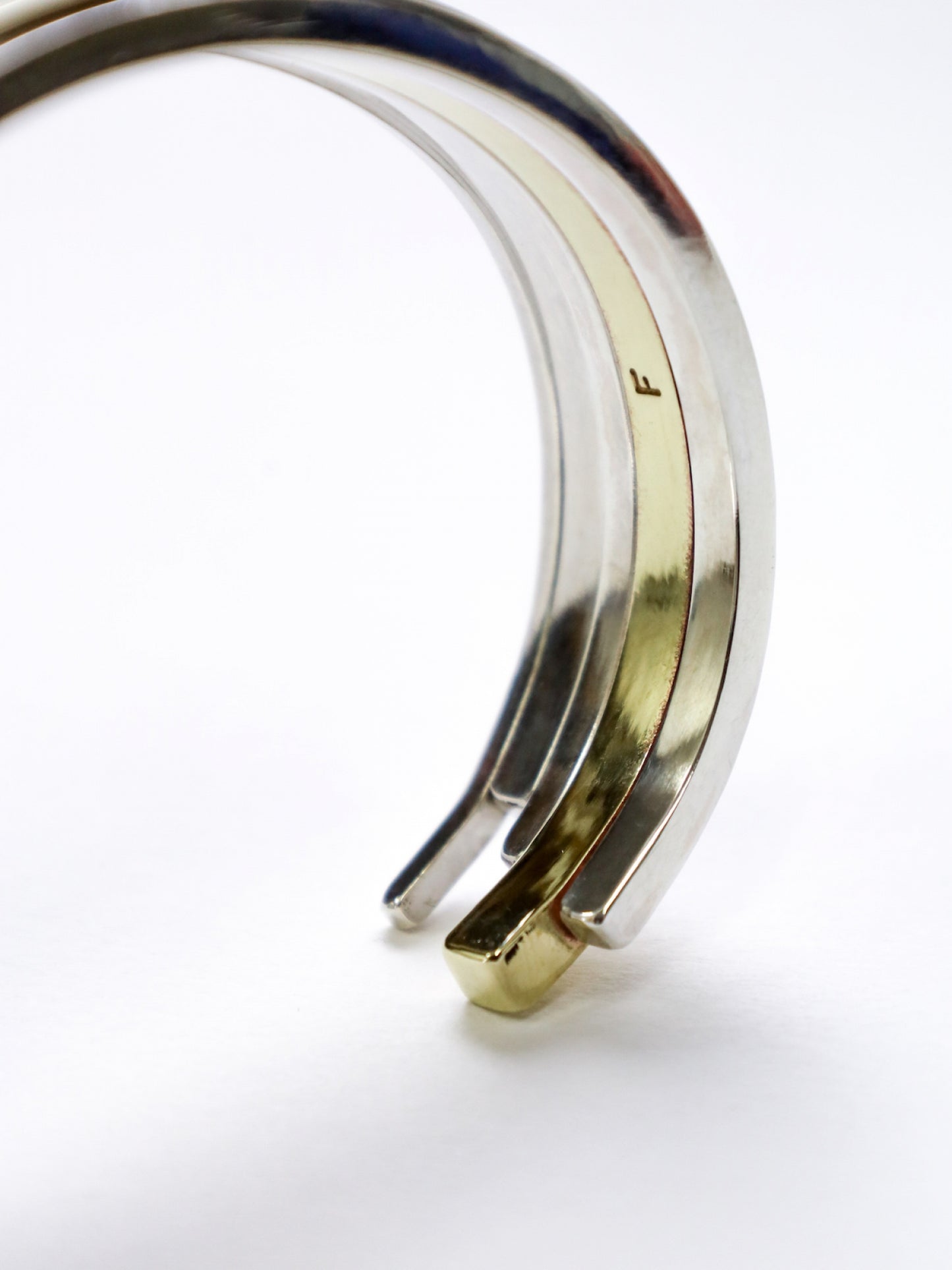 UNEVEN BARS BANGLE(Middle) / Silver × Brass