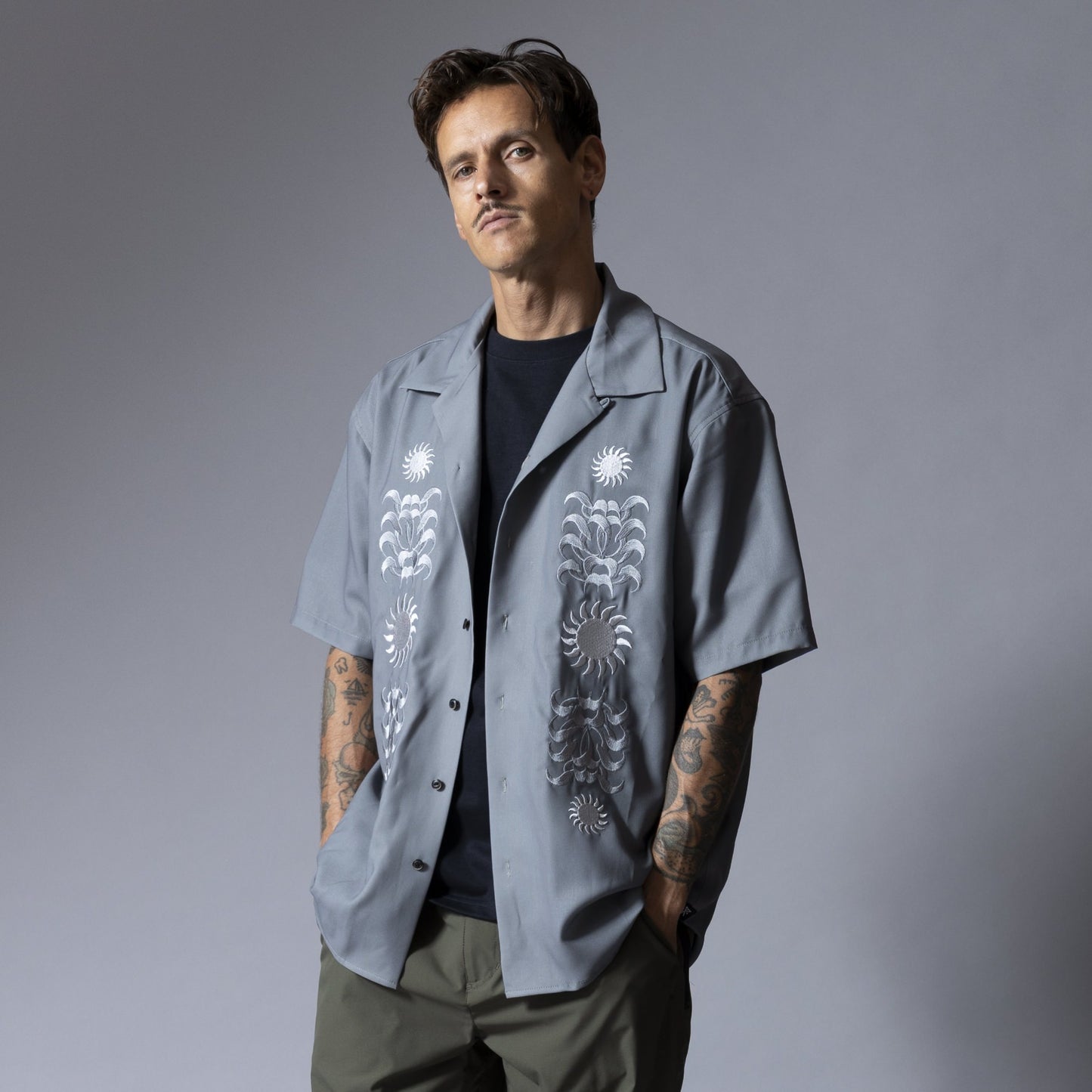 "PALM EMBROIDERY" GONZO S/S / Moon