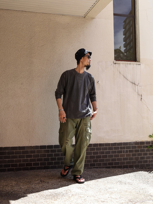 DAMAGED PIGMENT L/S T-S / Black