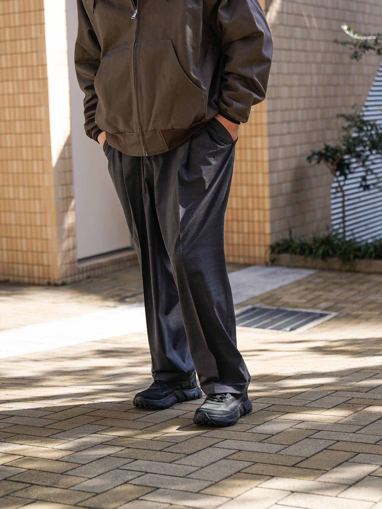 TWO TUCK S WOOL PANTS / Charcoal