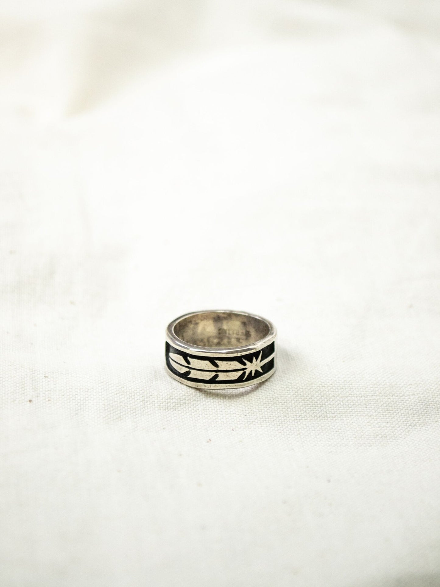 SUGNEVAHYA SILVER RING