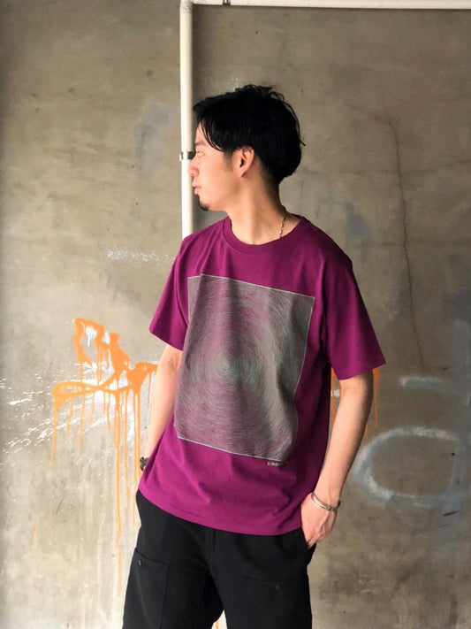 ONE LINE SWIRL TEE / STRANGE PURPLE
