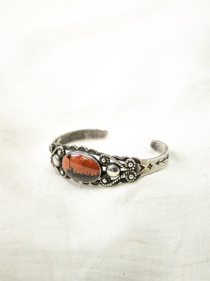 1940's ANTIQUE BANGLE / PATRIFIED WOOD