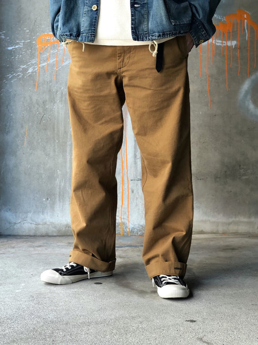 LIKE "VINTAGE" CHINO PANTS / BROWN