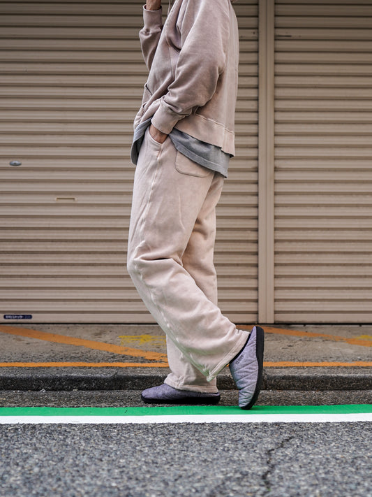 PIGMENT DYED TUCK WIDE SWEAT PANTS / Beige