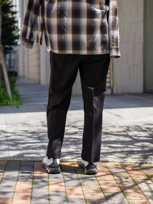 CENTER PRESS L POCKET SLACKS / Black