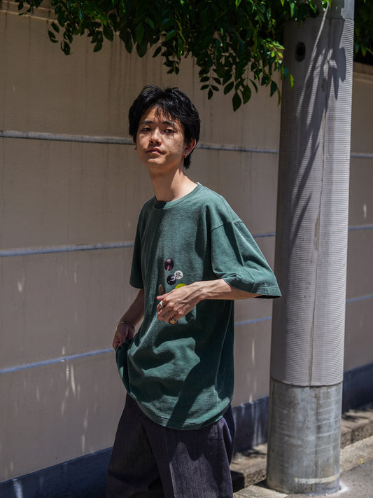 DUMMEAL BADGE SMOKY TEE / Smoky Green