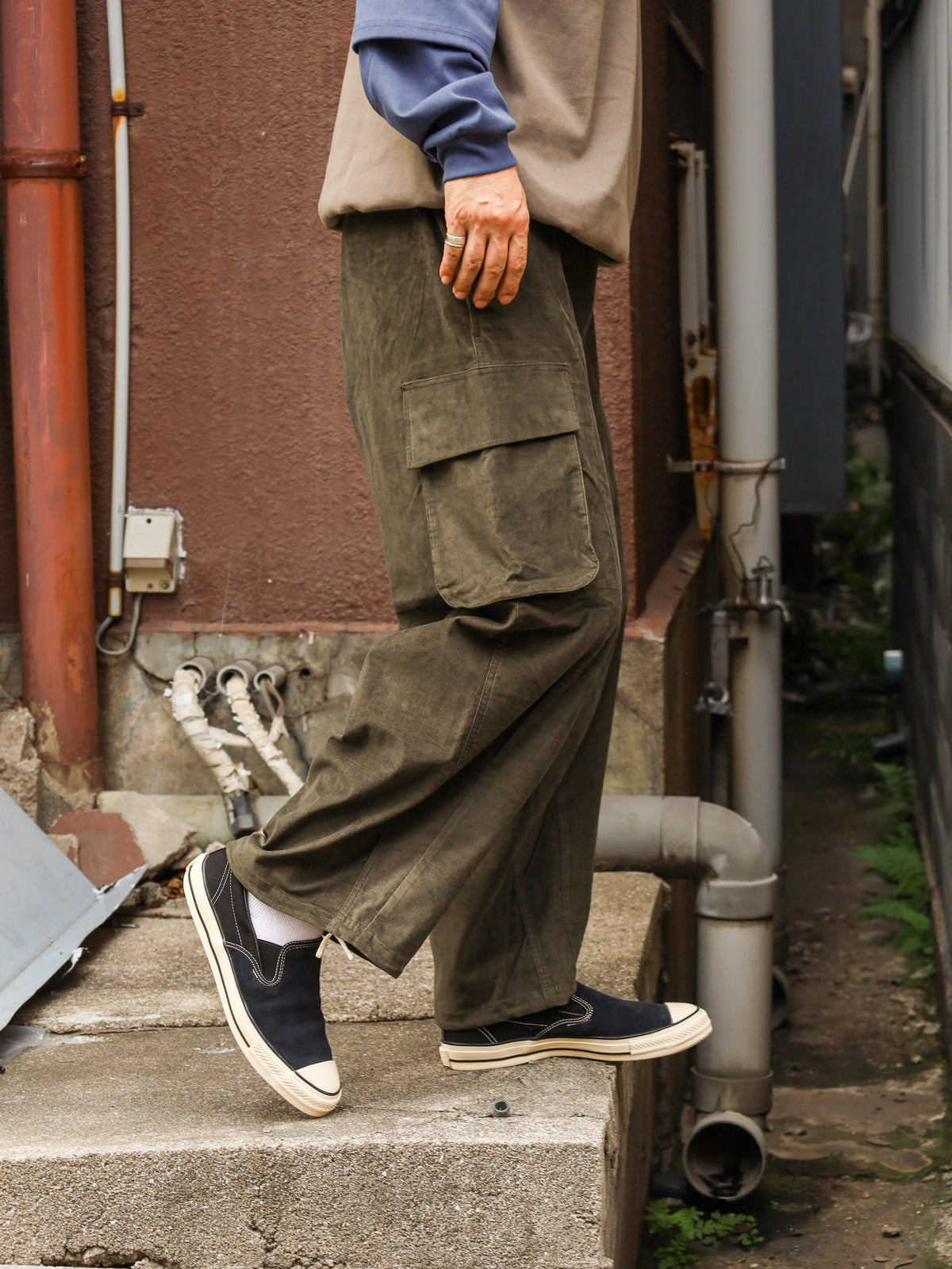ORGANIC COTTON VELVETEEN CARGO PANTS / Olive
