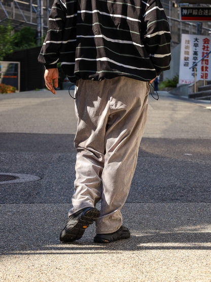 TWO TUCK WIDE PANTS (CORDUROY) / Grey