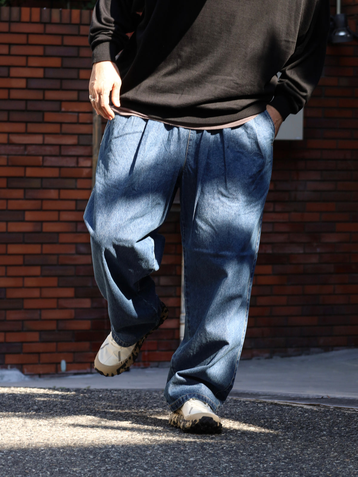 TWO TUCK WIDE PANTS (DENIM) / Blue
