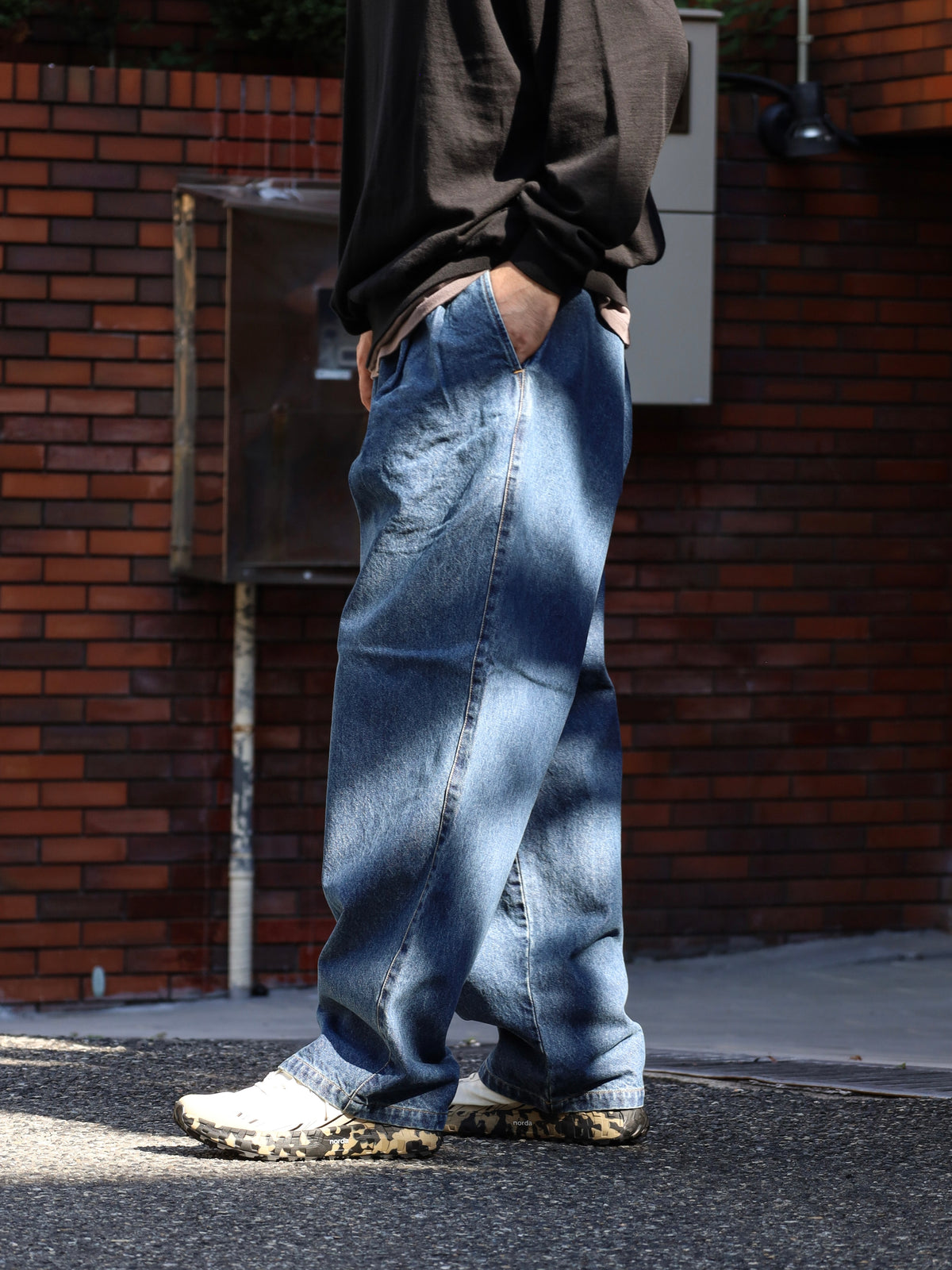 TWO TUCK WIDE PANTS (DENIM) / Blue