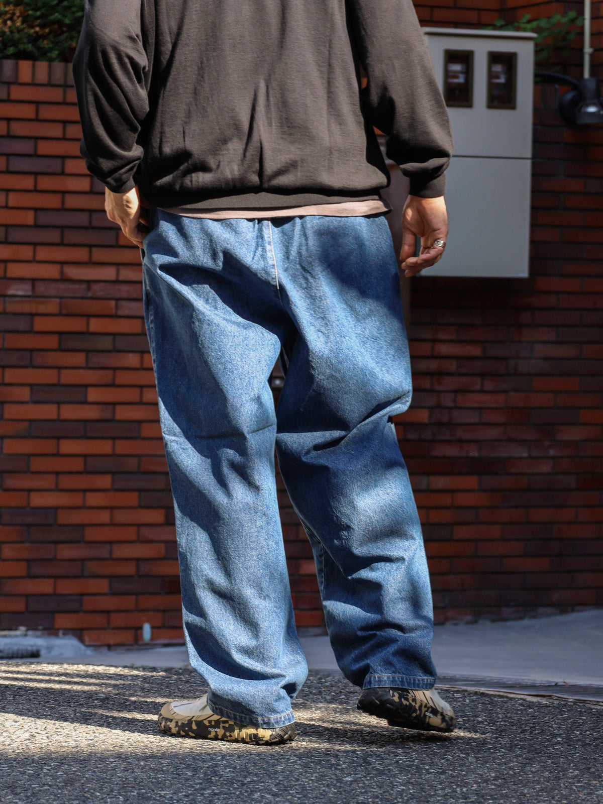 TWO TUCK WIDE PANTS (DENIM) / Blue