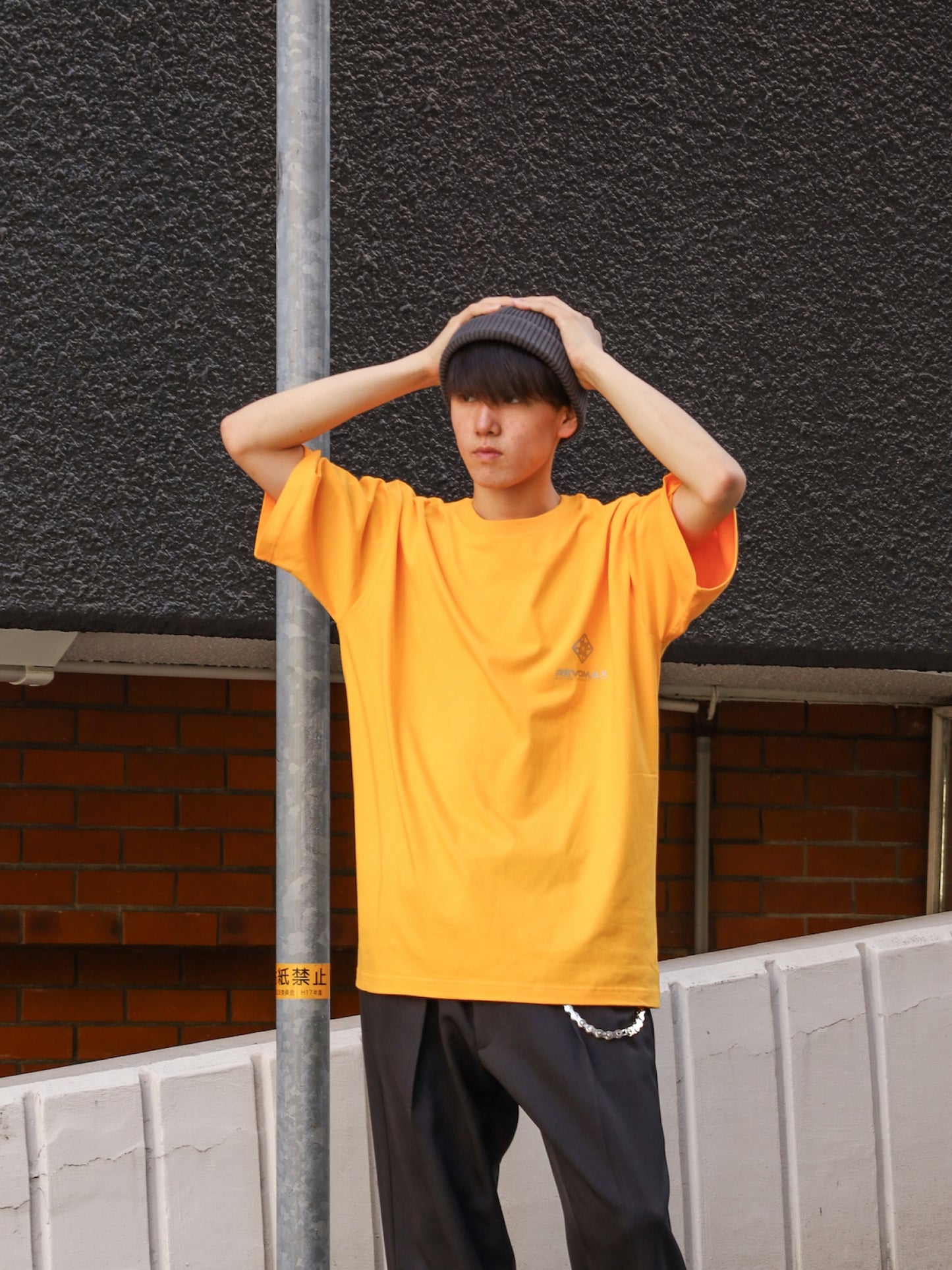 REVOOMAX TEEEE / Gold