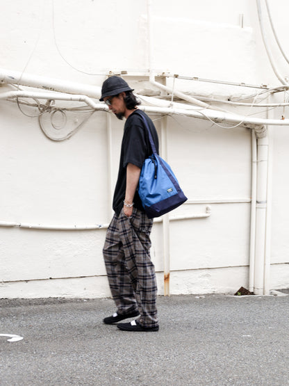 LIGHTWEIGHT CYLINDER TOTE WITH POCKET / 3colors
