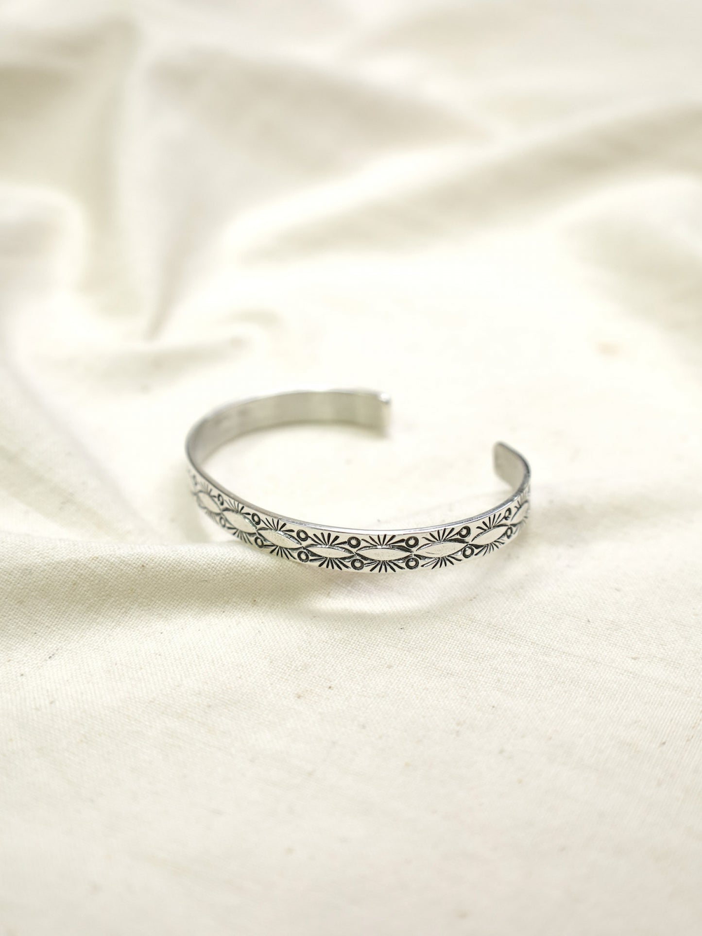 NAVAJO BANGLE(HENRY MARIANO) / Type β