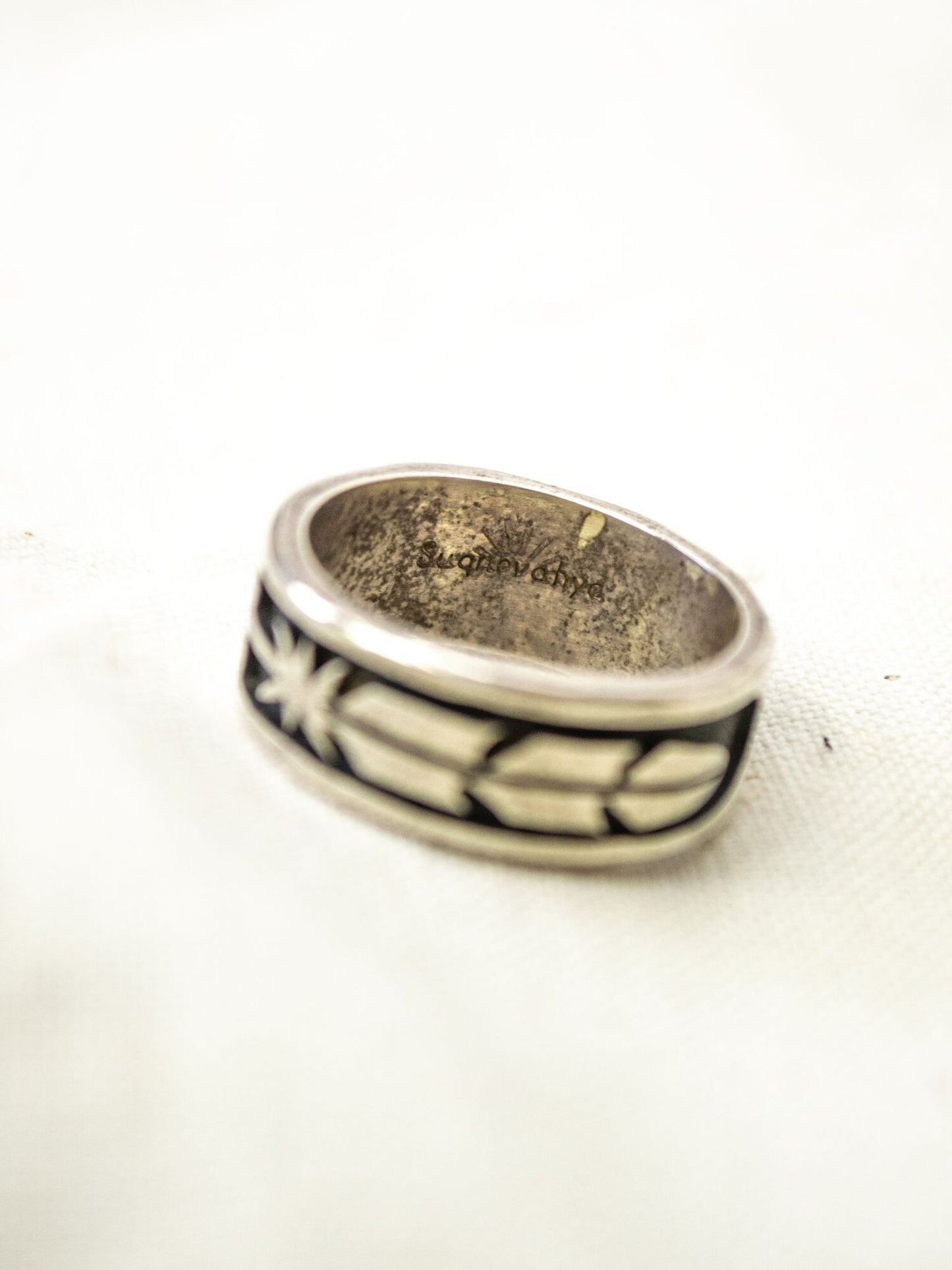 SUGNEVAHYA SILVER RING