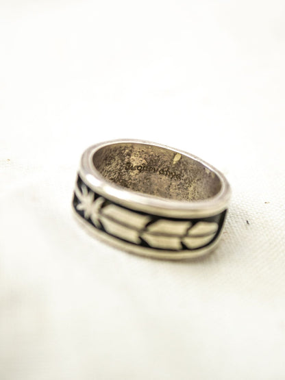 SUGNEVAHYA SILVER RING