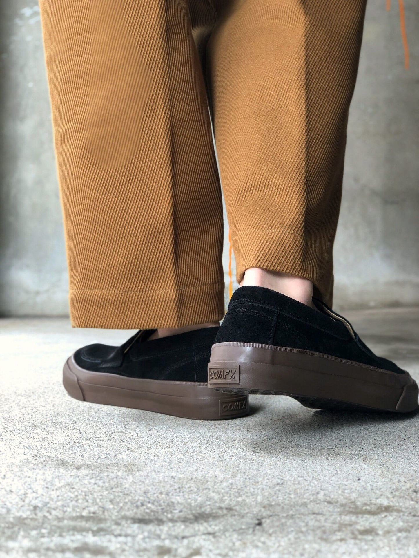 PRAS-CF04-003 / COMFY LOAFERS / BLACK/BROWN