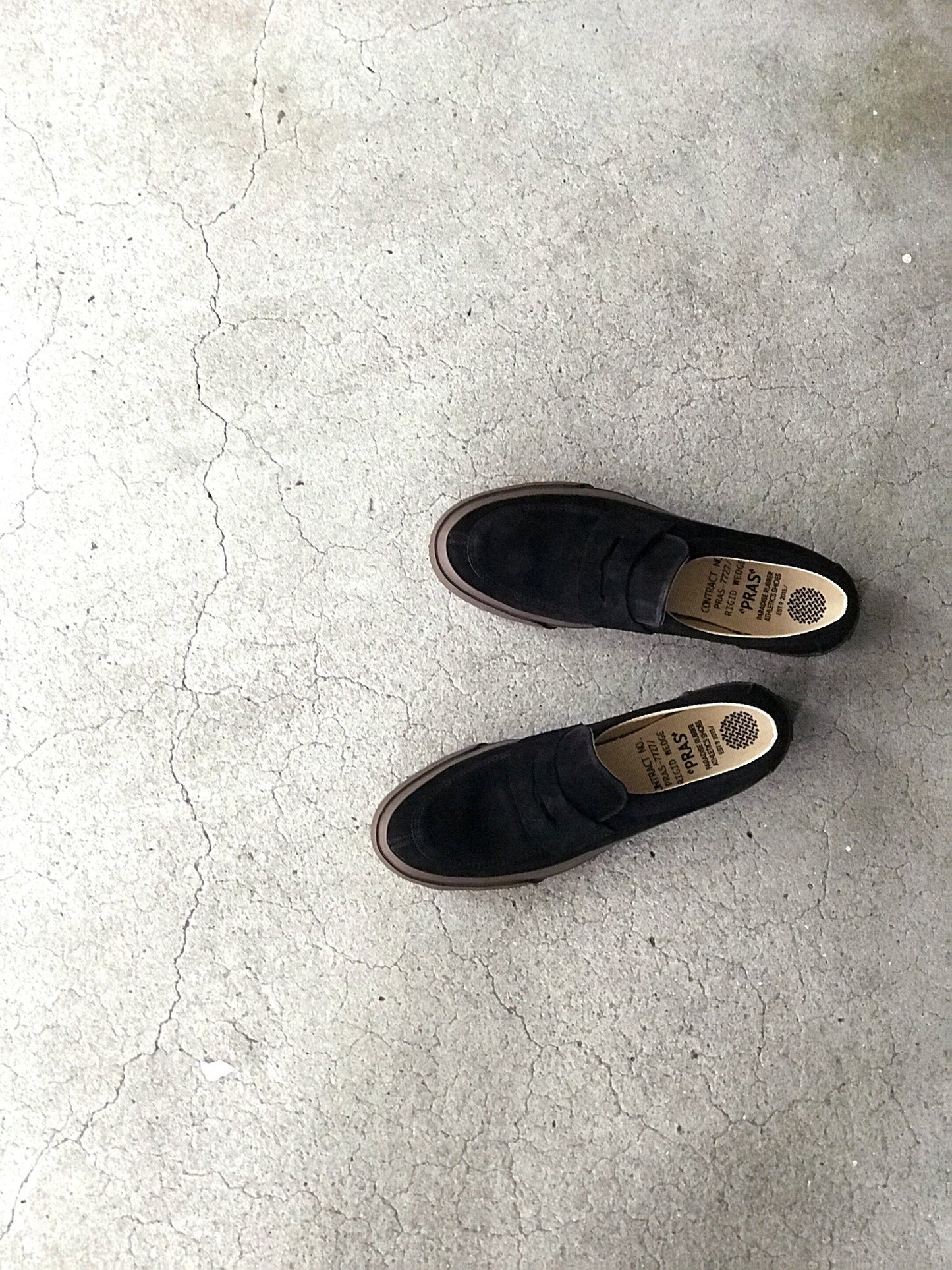 PRAS-CF04-003 / COMFY LOAFERS / BLACK/BROWN