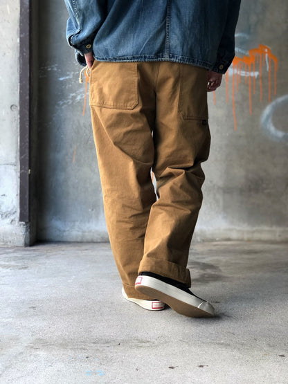 LIKE "VINTAGE" CHINO PANTS / BROWN