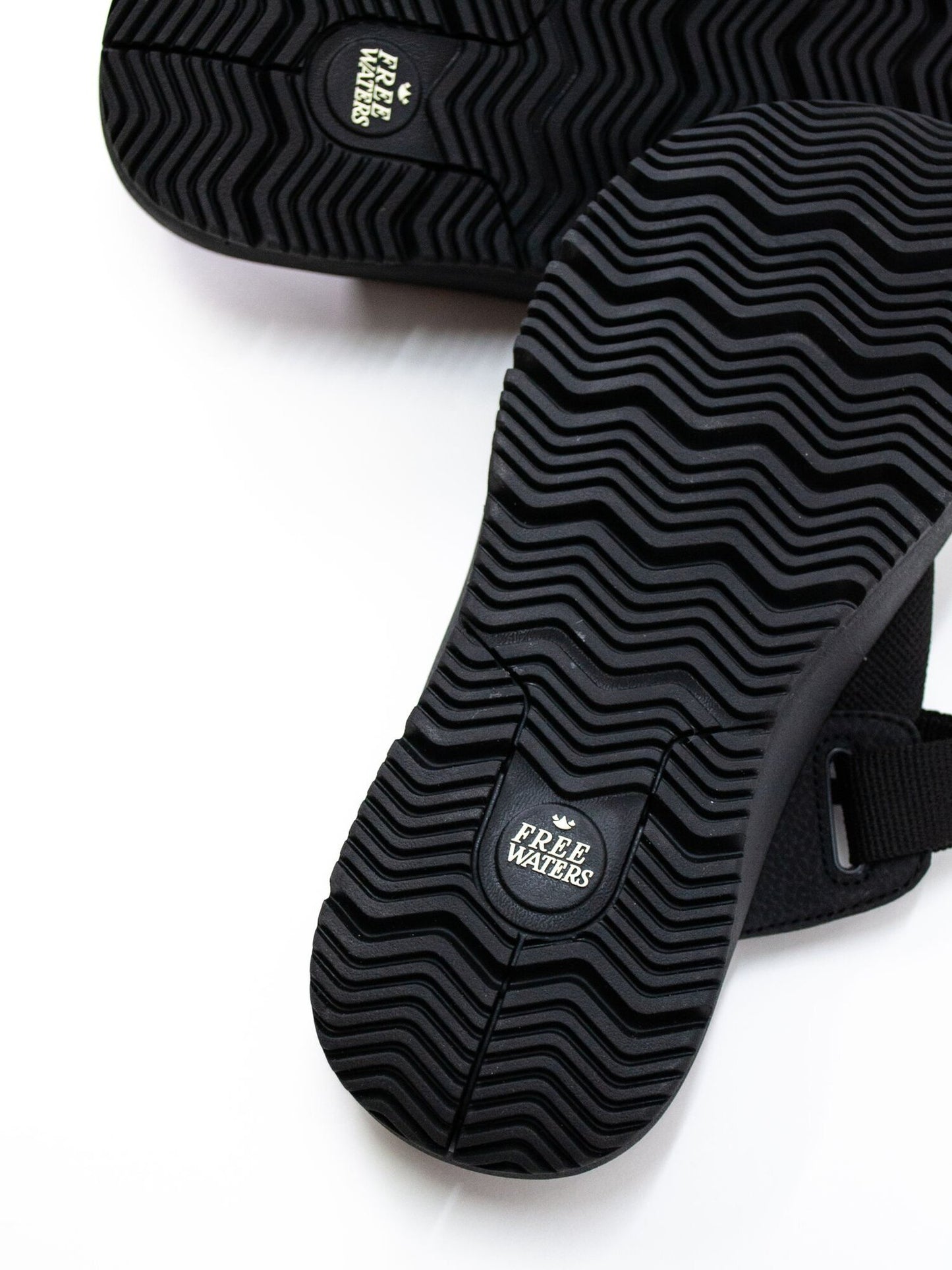 TRIFECTA / Black/Black