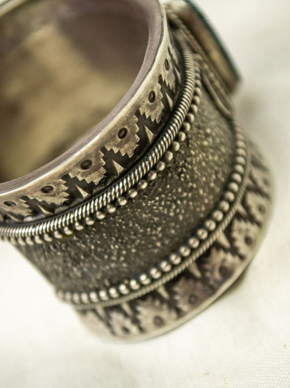 WALLACE YAZZIE Jr. SILVER BANGLE / KINGMAN TURQOISE