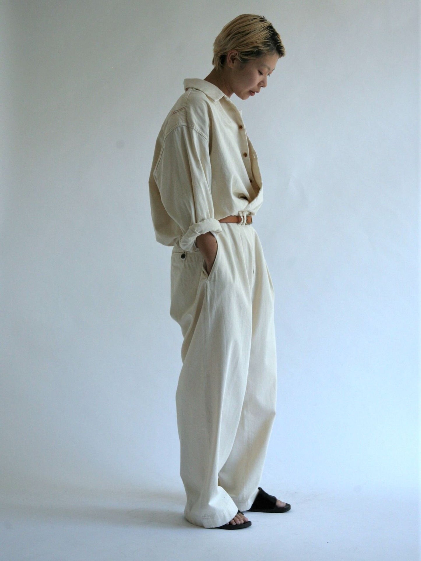 AN109 / DENIM TUCK OPEN COLLAR SHIRT / NATURAL