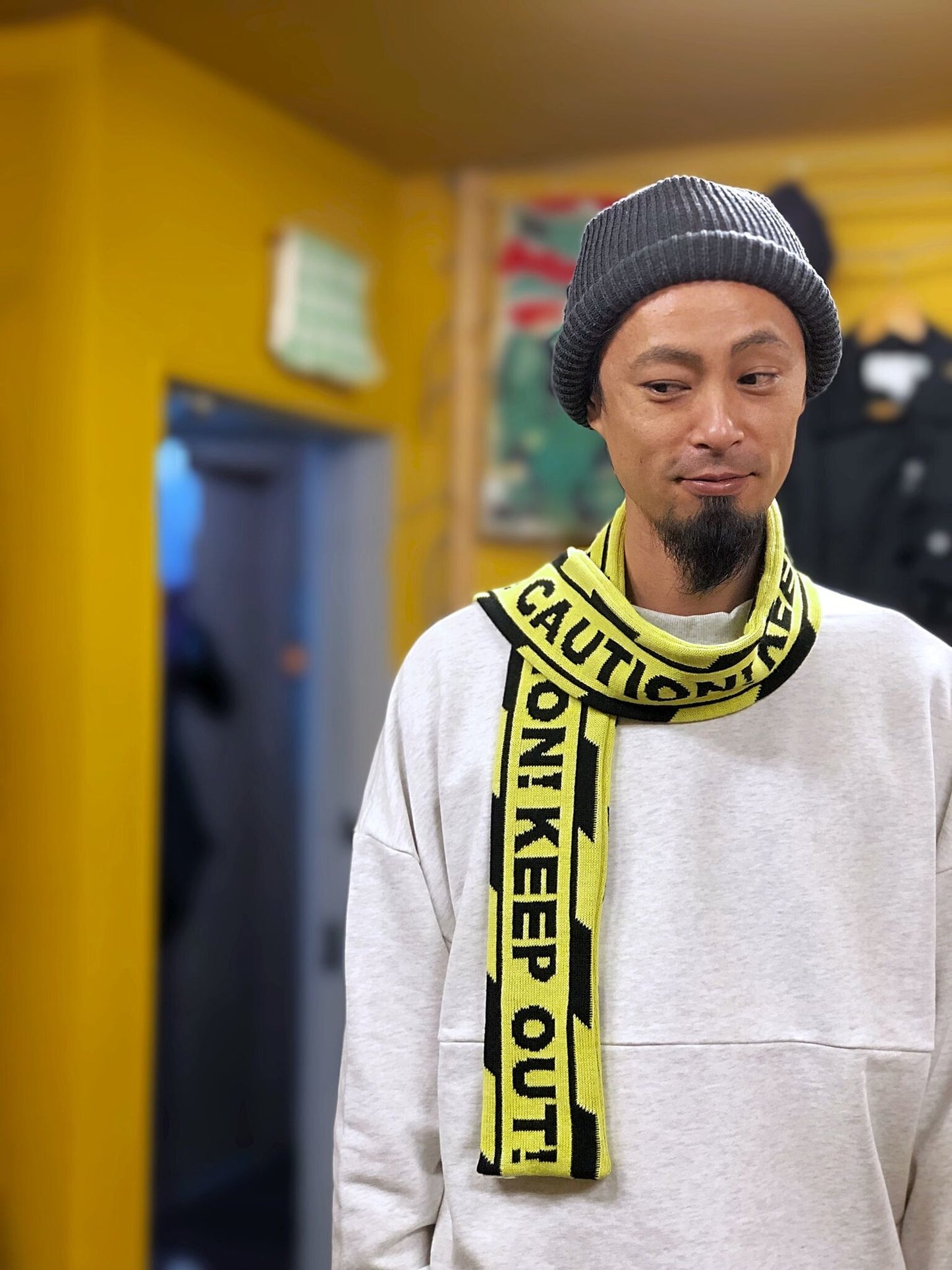 TPS-152 / CAUTION MUFFLER ADULTS / YELLOW