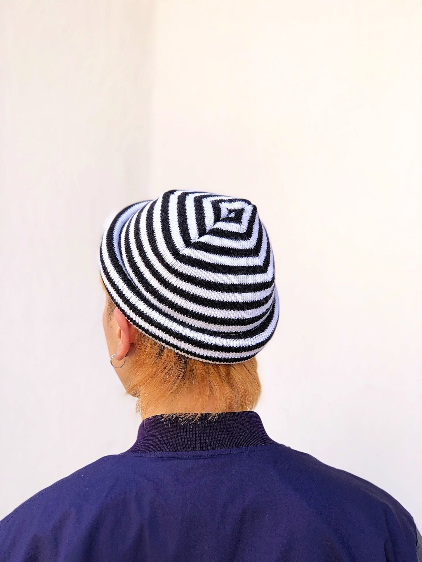 BORDER WATCH / WHITE