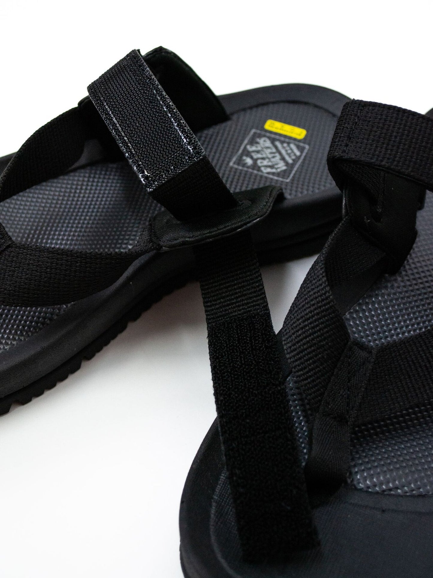 TRIFECTA / Black/Black