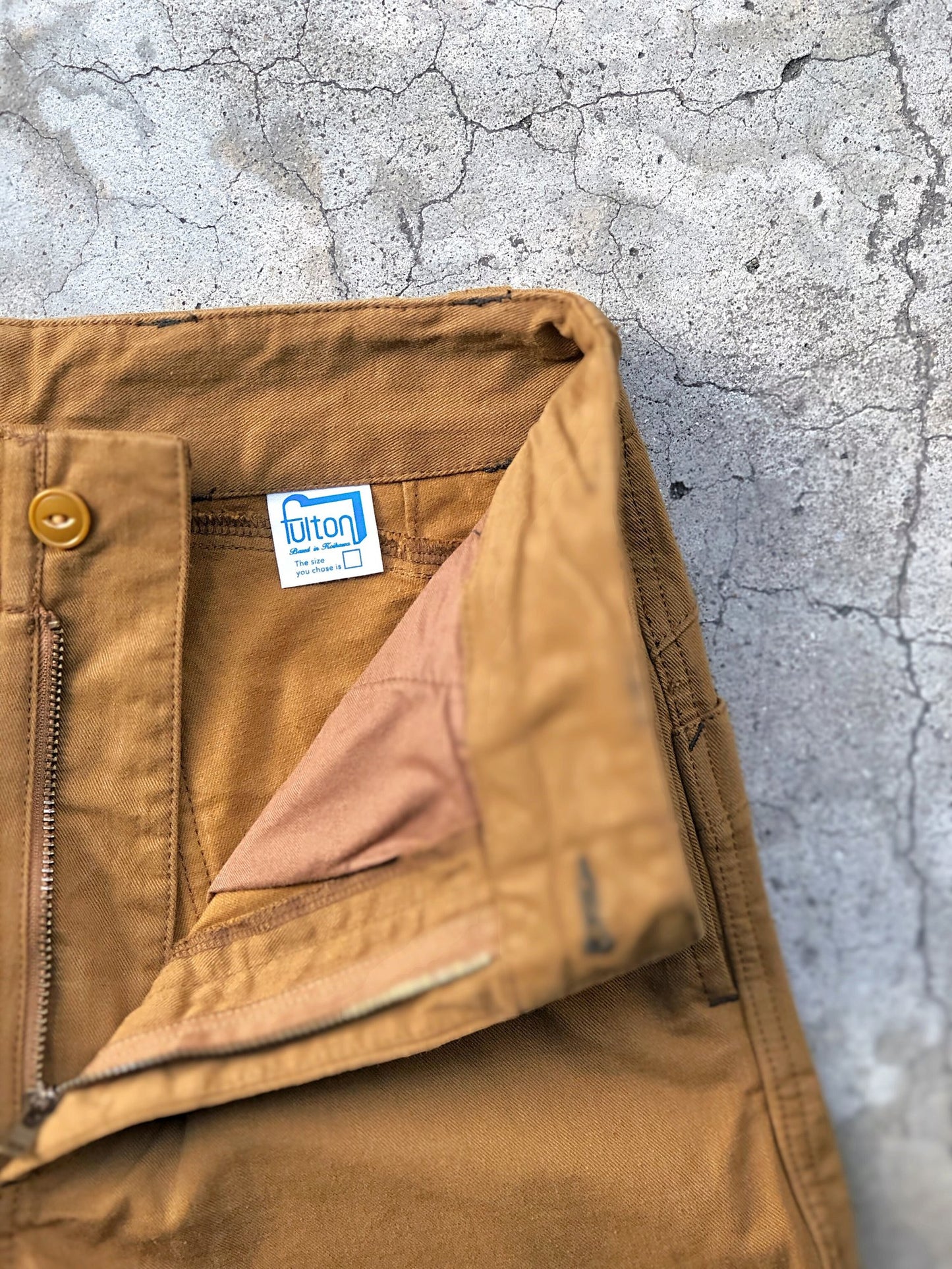 LIKE "VINTAGE" CHINO PANTS / BROWN