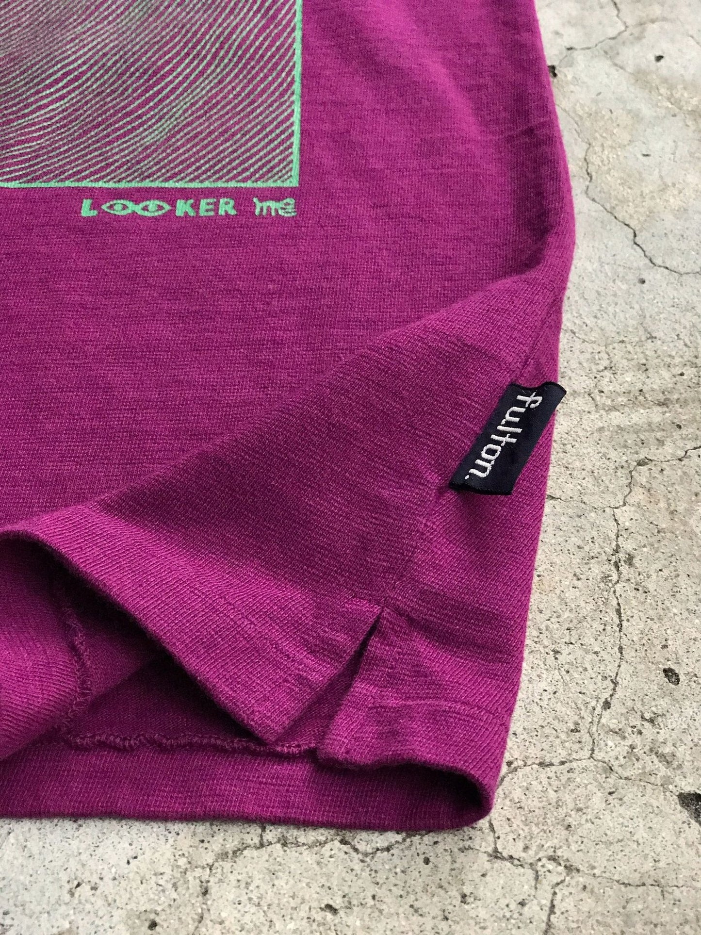 ONE LINE SWIRL TEE / STRANGE PURPLE