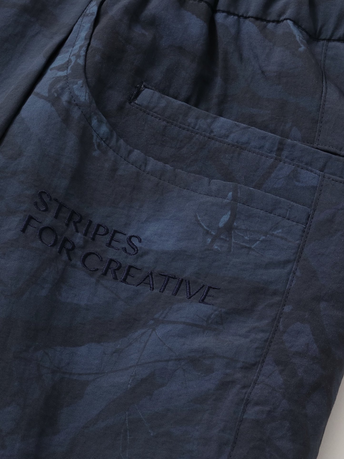 WIDE TAPERED EASY PANTS (REAL TREE CAMO) / Navy tree camo