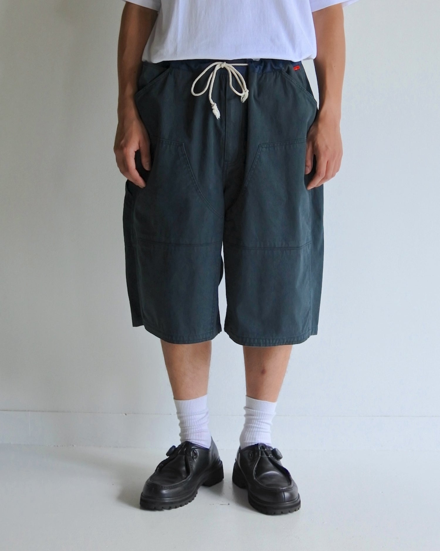 DOUBLE KNEE PAINTER SHORT PANTS / Black – FLATBUSH