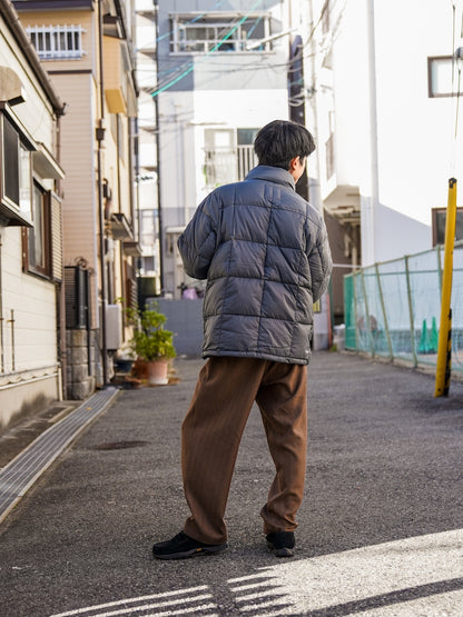 MOUNTAIN PACKABLE VOLUME DOWN JACKET / Dark gray