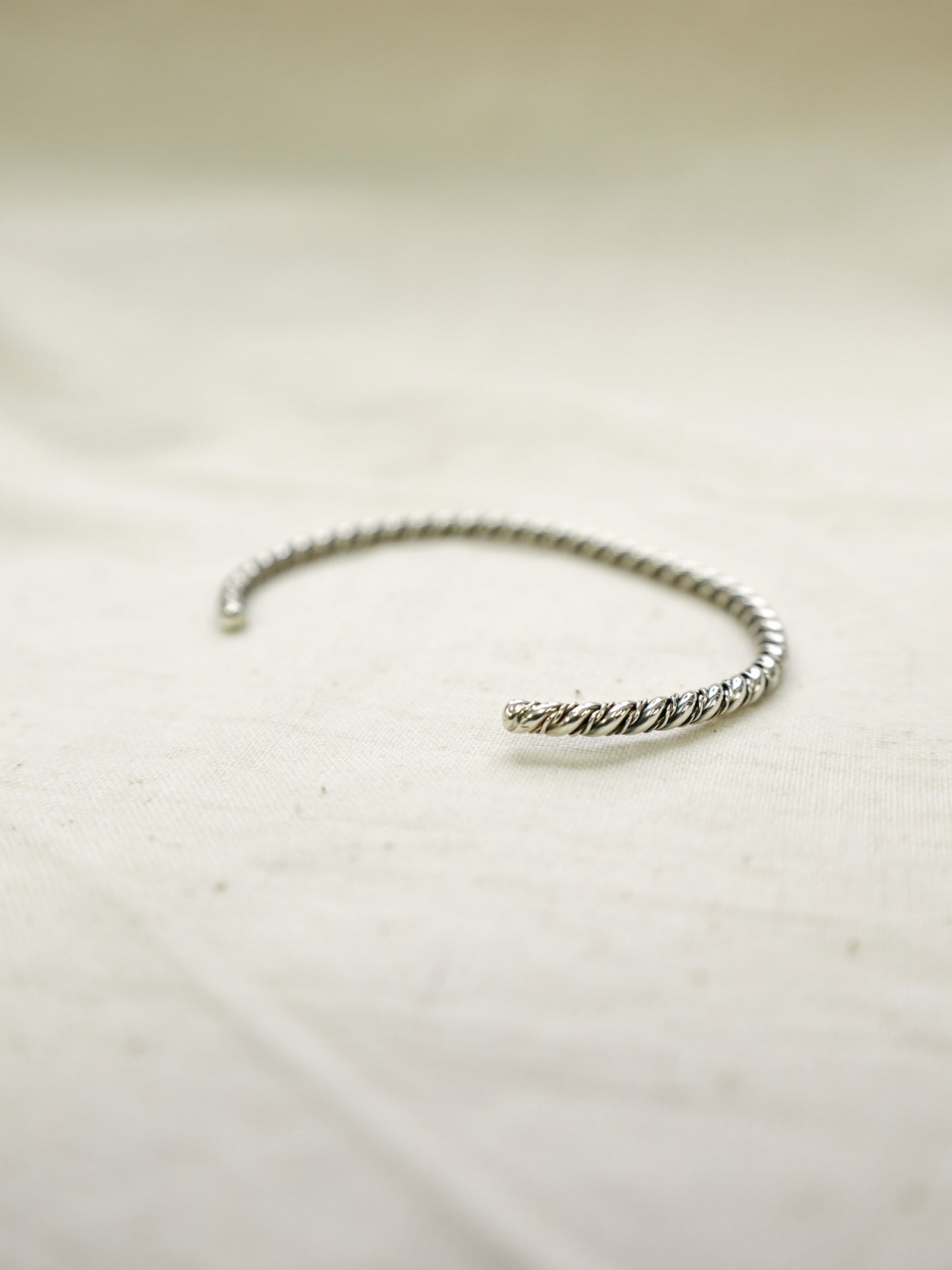 NAVAJO NARROW BANGLE / Twist