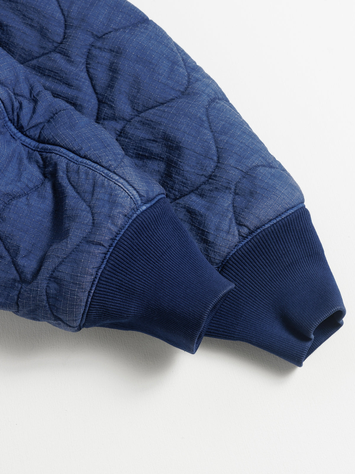 NYLON QUILTING BOMBER JACKET / Blue
