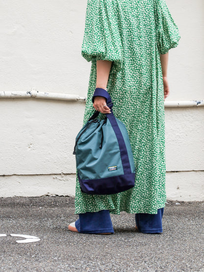 LIGHTWEIGHT CYLINDER TOTE WITH POCKET / 3colors