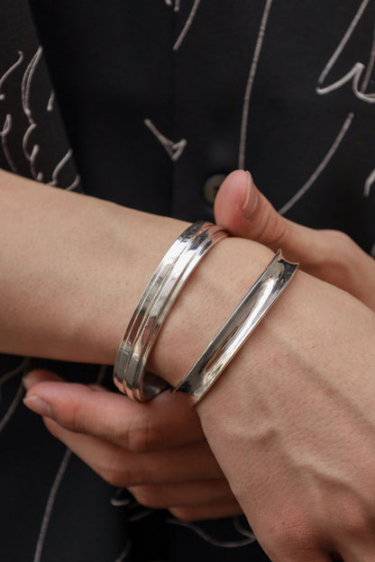 UNEVEN BARS BANGLE(Slim) / Silver × Silver