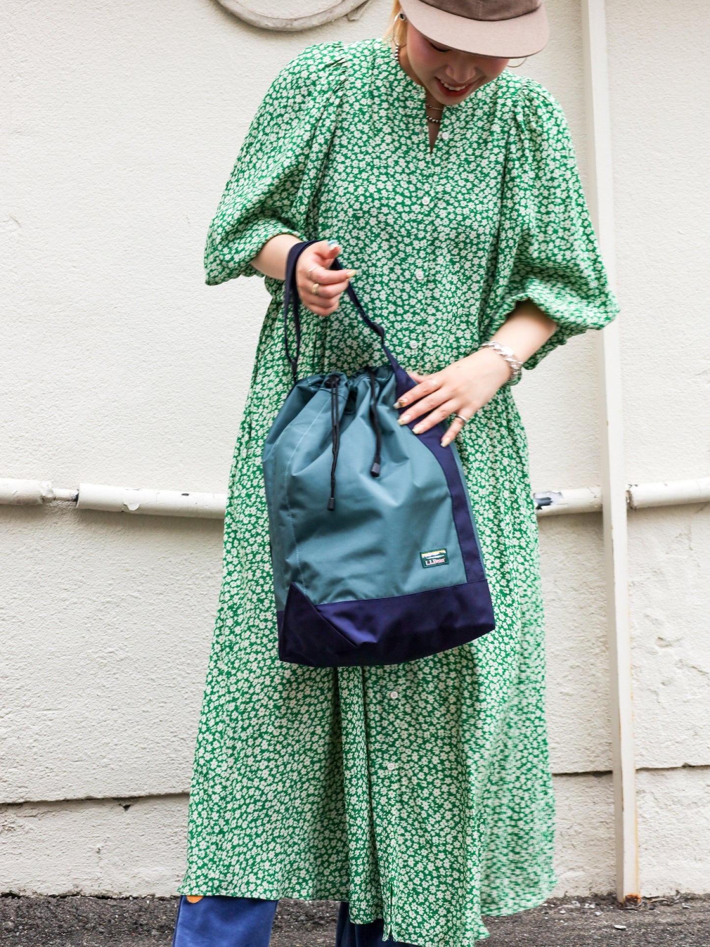 LIGHTWEIGHT CYLINDER TOTE WITH POCKET / 3colors