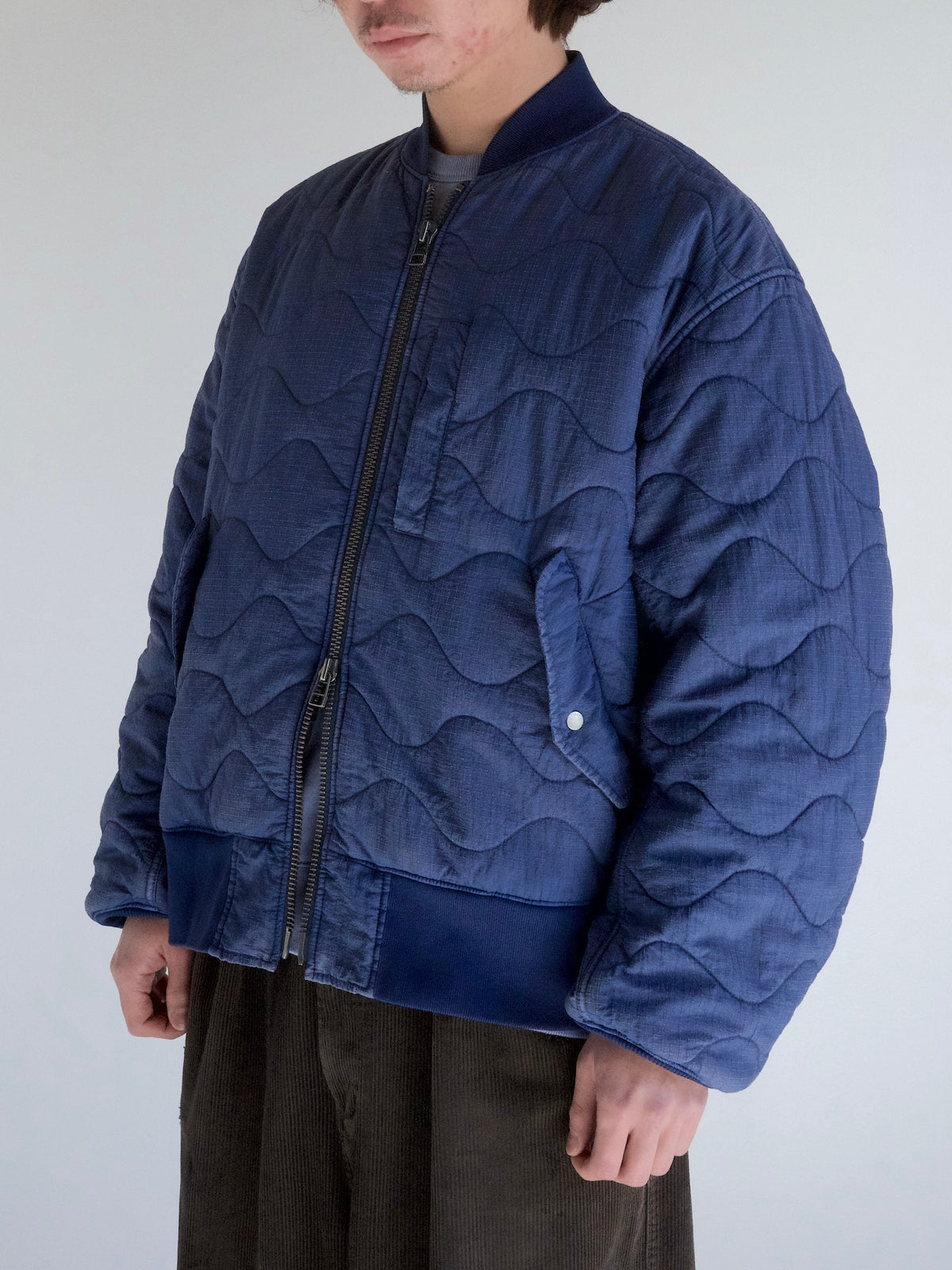 NYLON QUILTING BOMBER JACKET / Blue