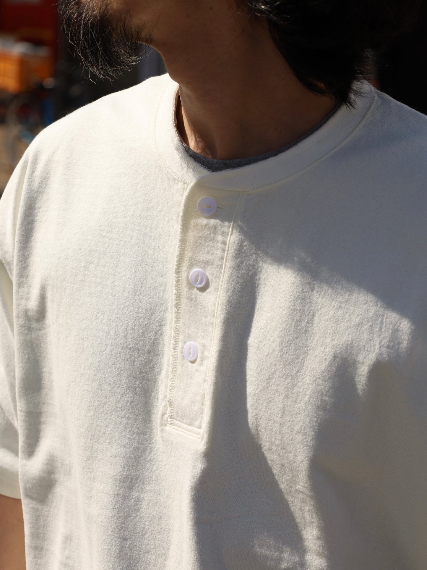 HENRY NECK SS TEE / White