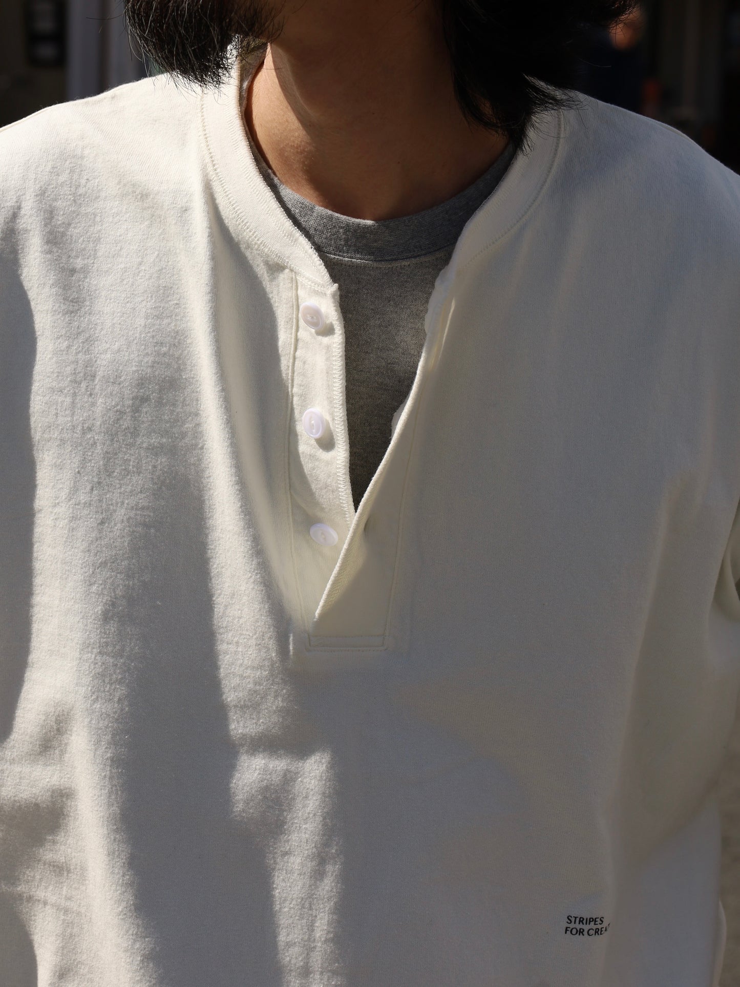 HENRY NECK SS TEE / White